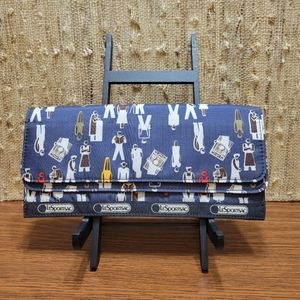 Lesportsac muticompartment Wallet NWOT